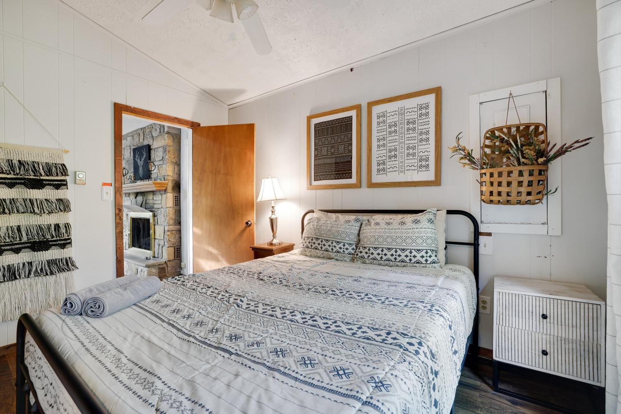 Holiday home Pet Friendly Retreat With Hot Tub & Fire Pit *