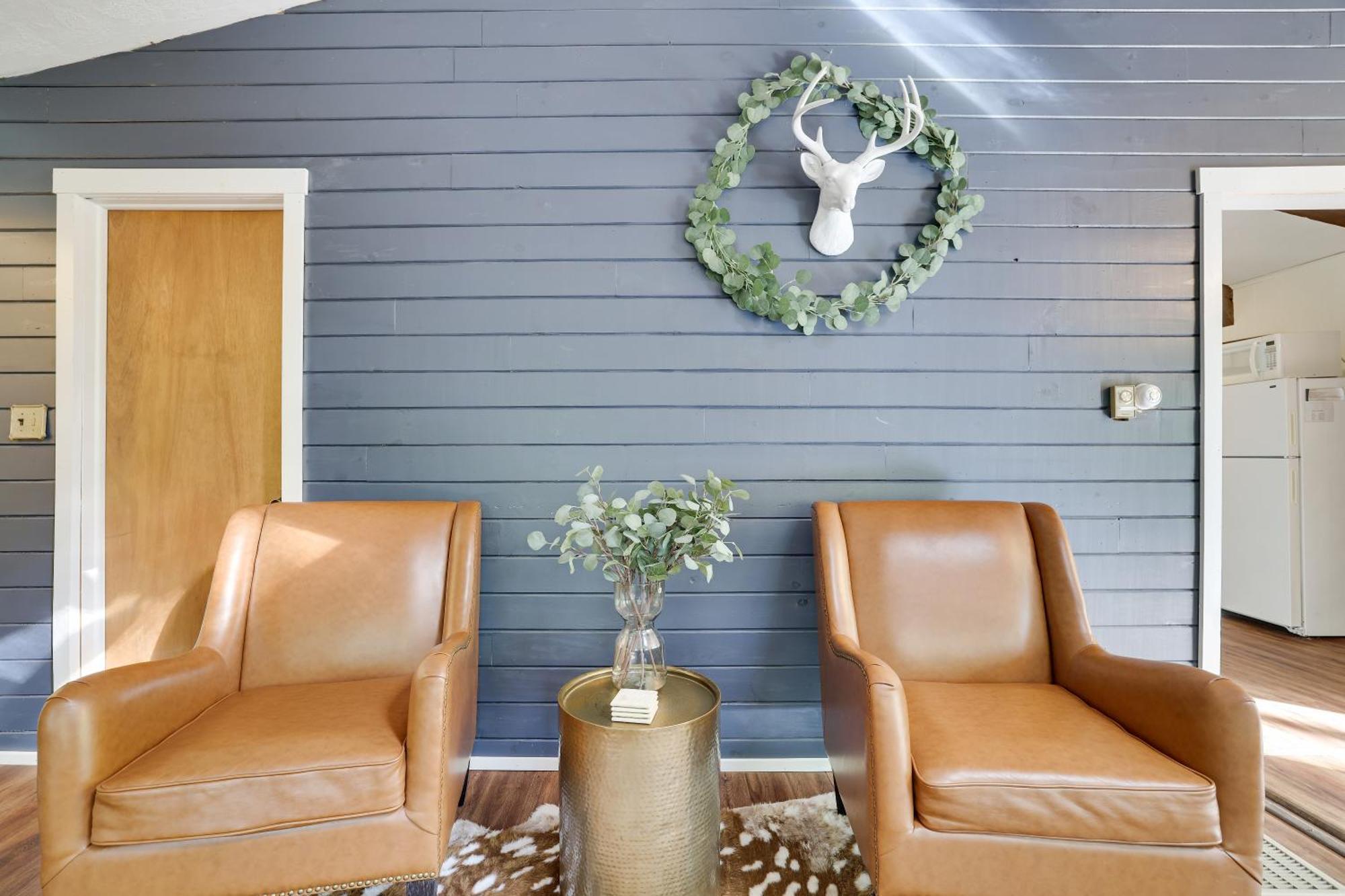Pet Friendly Retreat With Hot Tub & Fire Pit * Locust Lakes Village